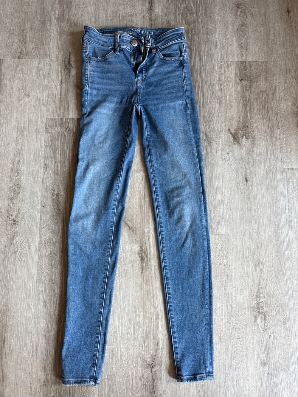 American Eagle Outfitters Medium Blue High-Rise Skinny Jeans - Women's